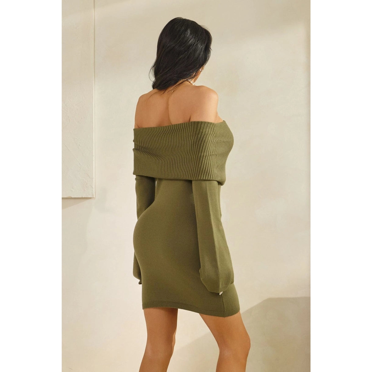 Schulterfreies Pullover-Minikleid - olivegrün
