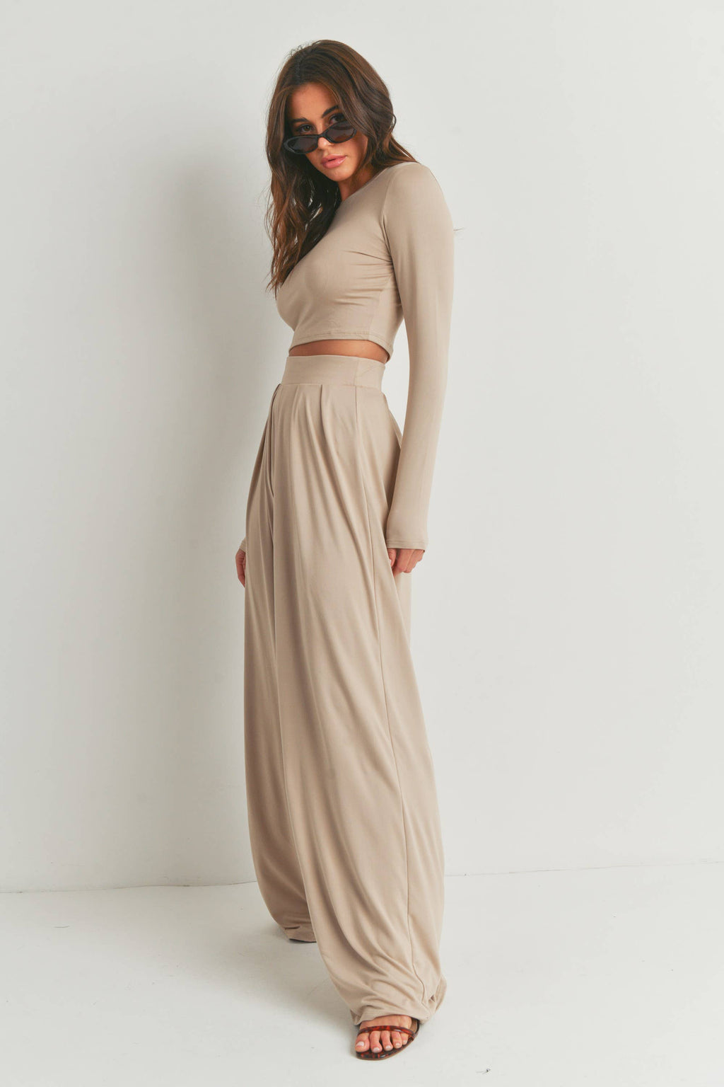 SET AUS CROP-TOP UND HOSE MIT LANGEN ÄRMELN - SCHWARZ