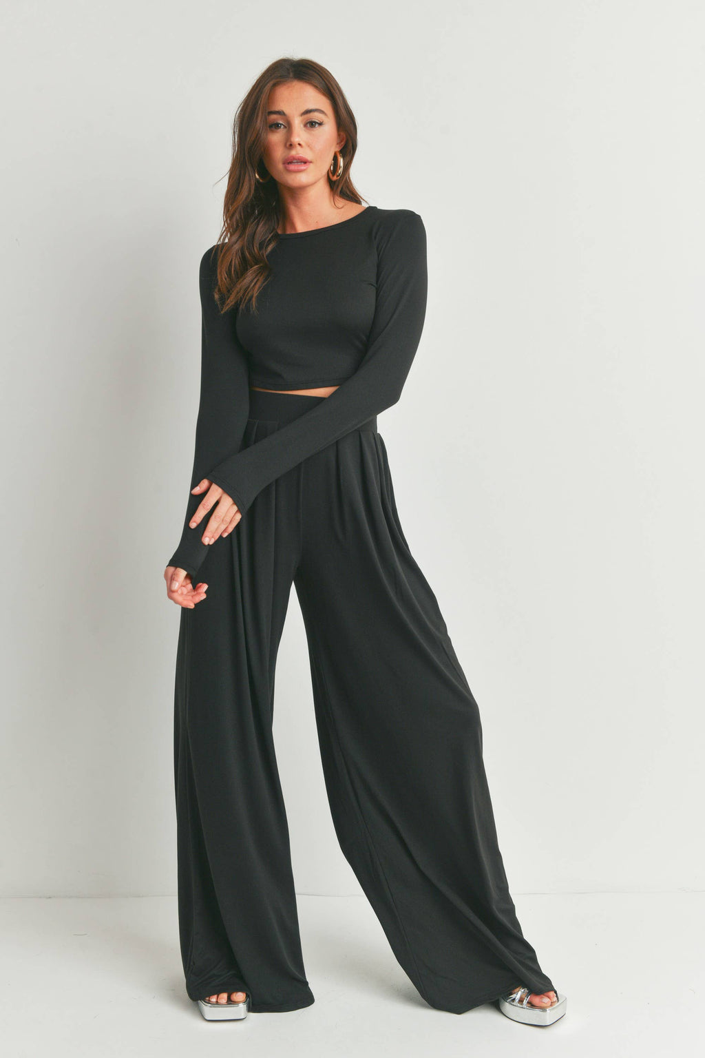 SET AUS CROP-TOP UND HOSE MIT LANGEN ÄRMELN - SCHWARZ