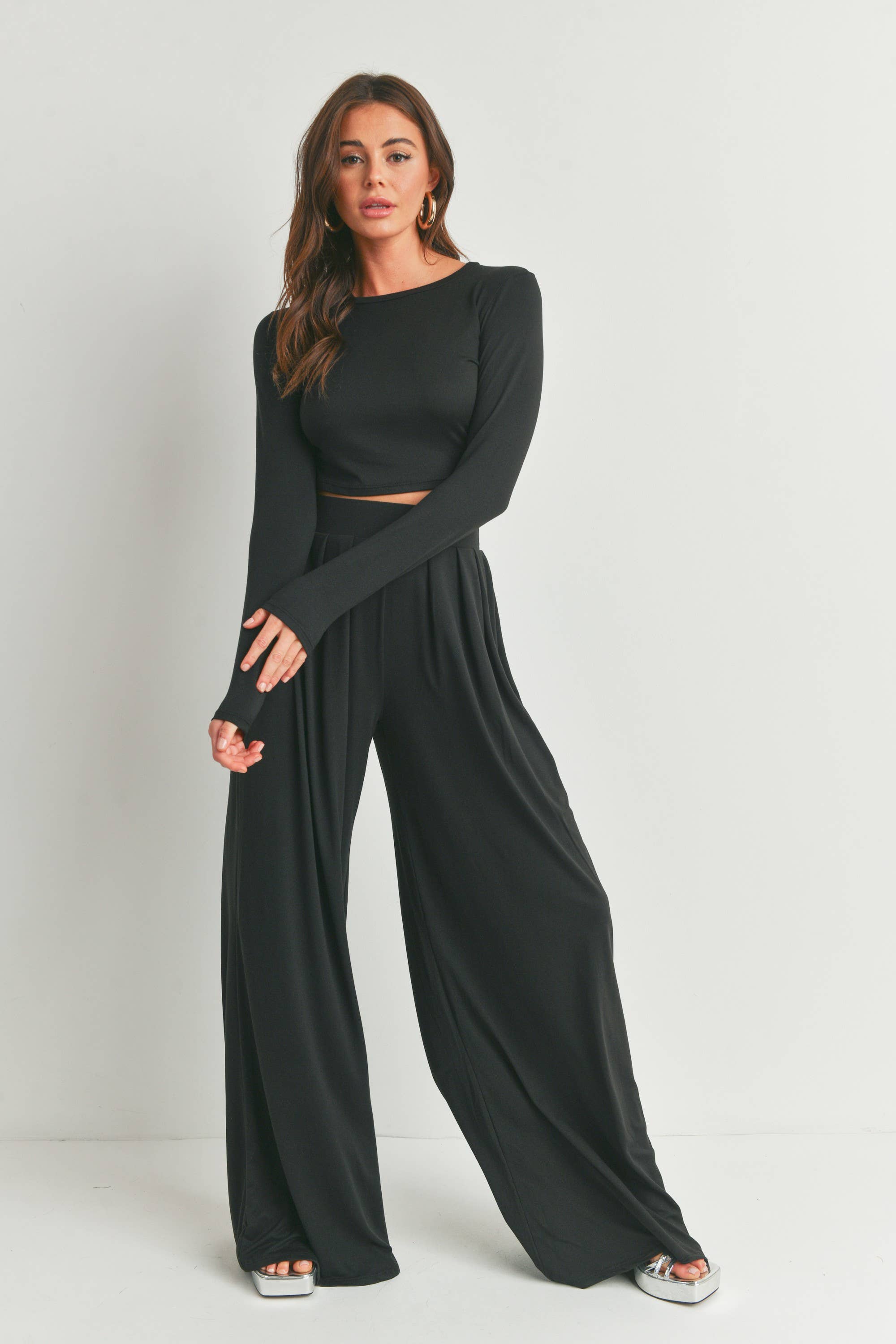 SET AUS CROP-TOP UND HOSE MIT LANGEN ÄRMELN - SCHWARZ