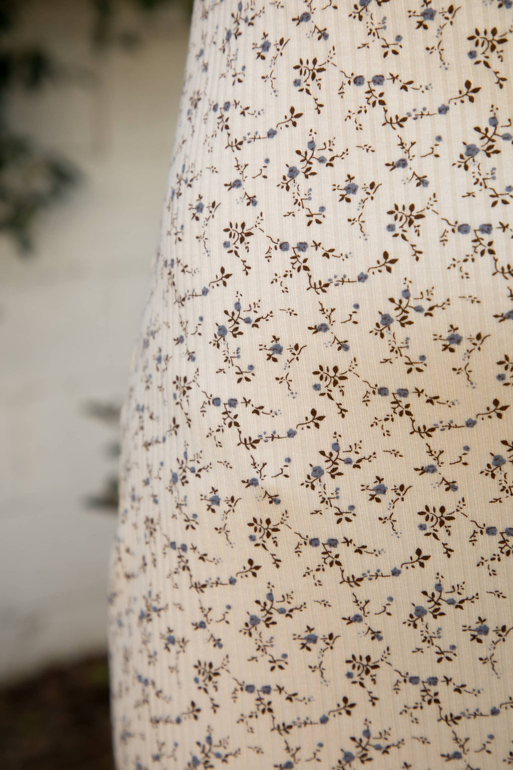 LYNN Blumen-Pointelle-Kleid mit quadratischem Ausschnitt und schmaler Passform