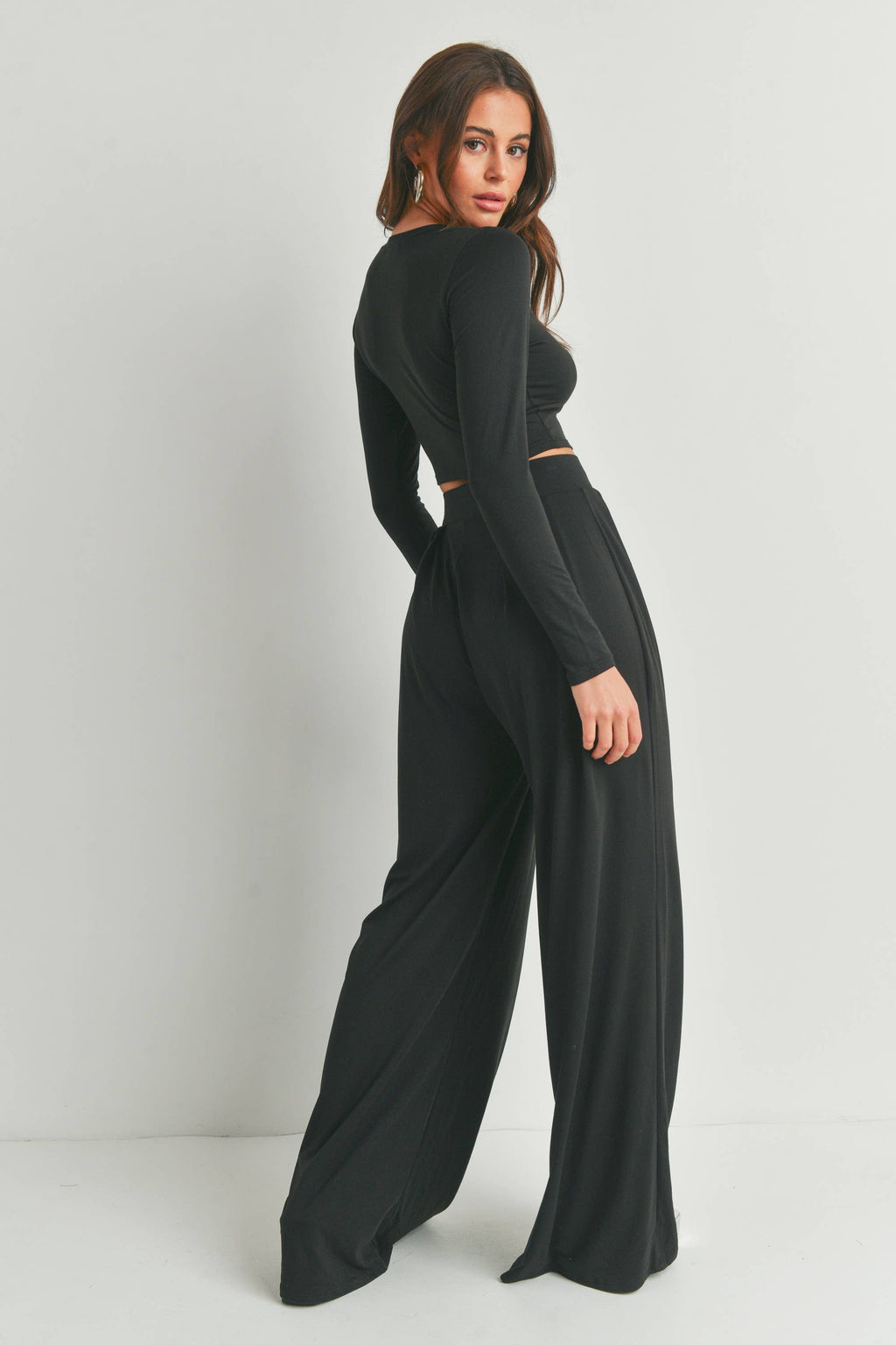 SET AUS CROP-TOP UND HOSE MIT LANGEN ÄRMELN - SCHWARZ