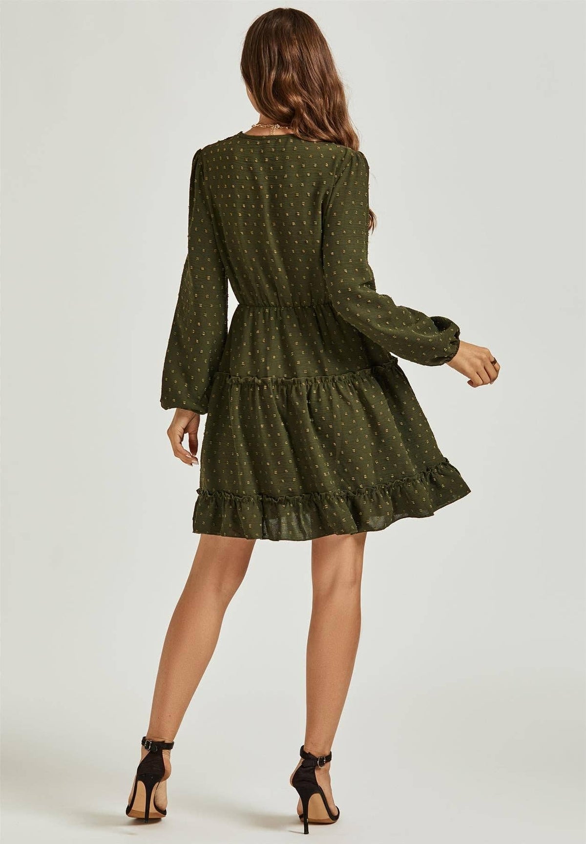 Langärmliges Minikleid mit Spitzenbesatz, Wickelstil und Tüllrüschen in Olivgrün: Green / S