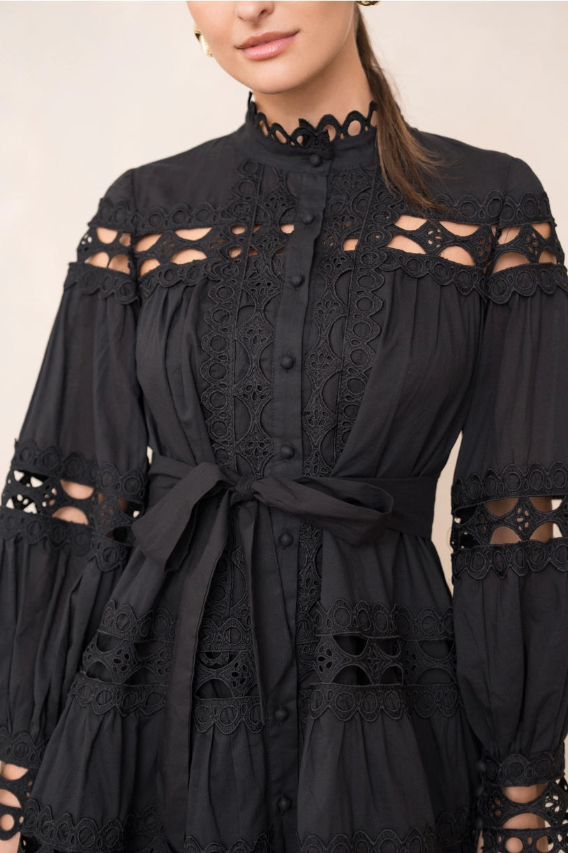 Kurzes Ellie-Kleid aus durchbrochener Baumwolle