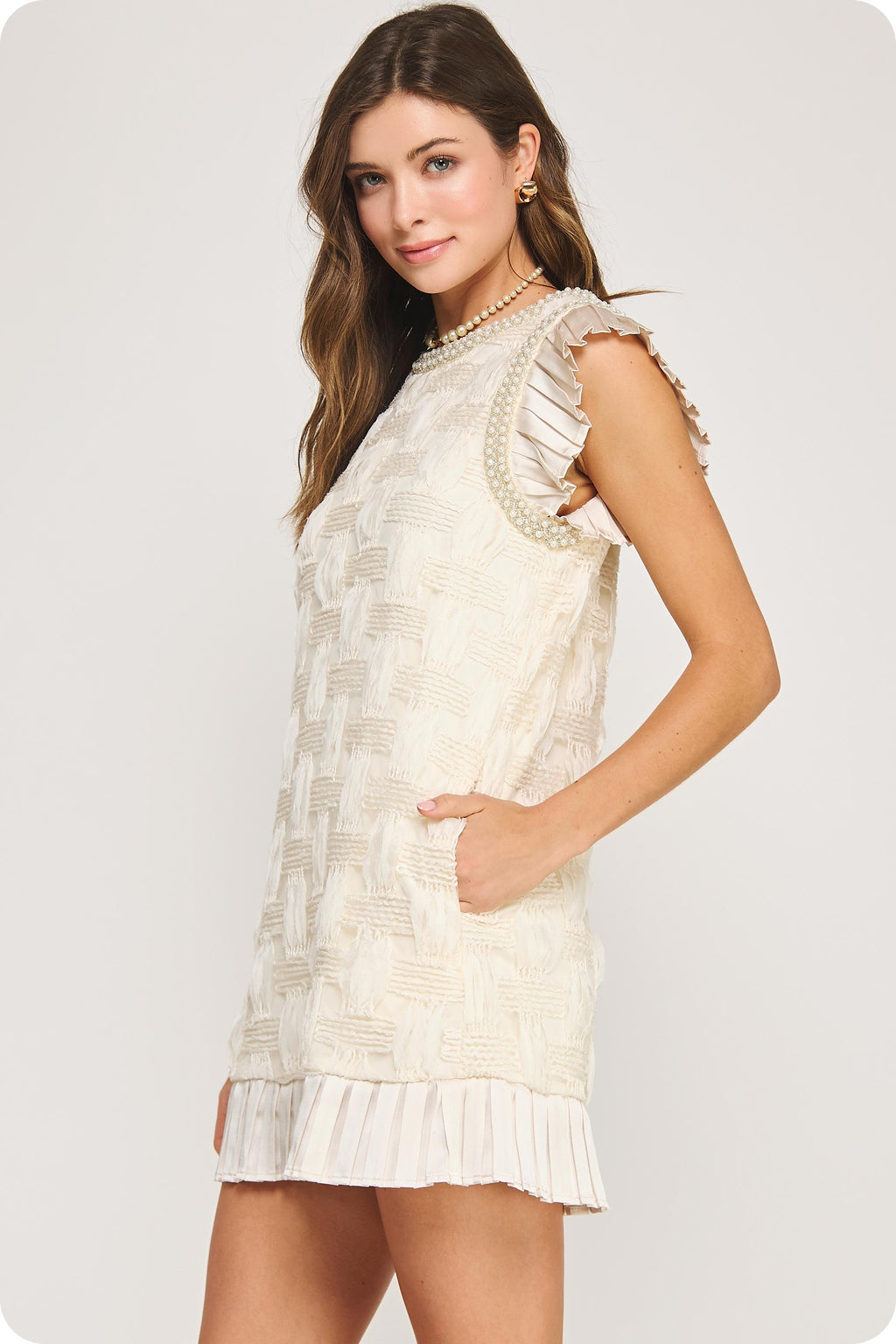 Mini-Kleid mit Perlenbesatz und Strukturmuster