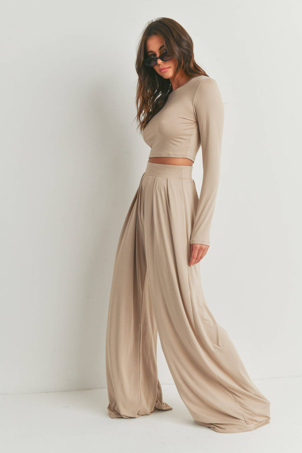 SET AUS CROP-TOP UND HOSE MIT LANGEN ÄRMELN - SCHWARZ