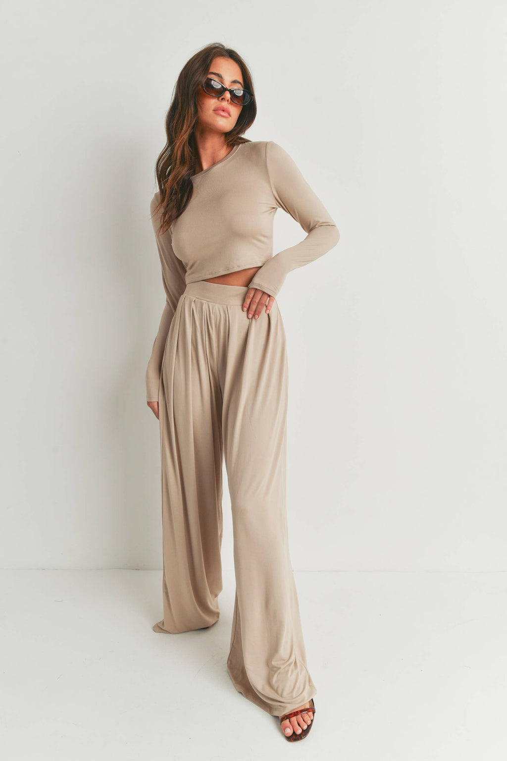 SET AUS CROP-TOP UND HOSE MIT LANGEN ÄRMELN - SCHWARZ